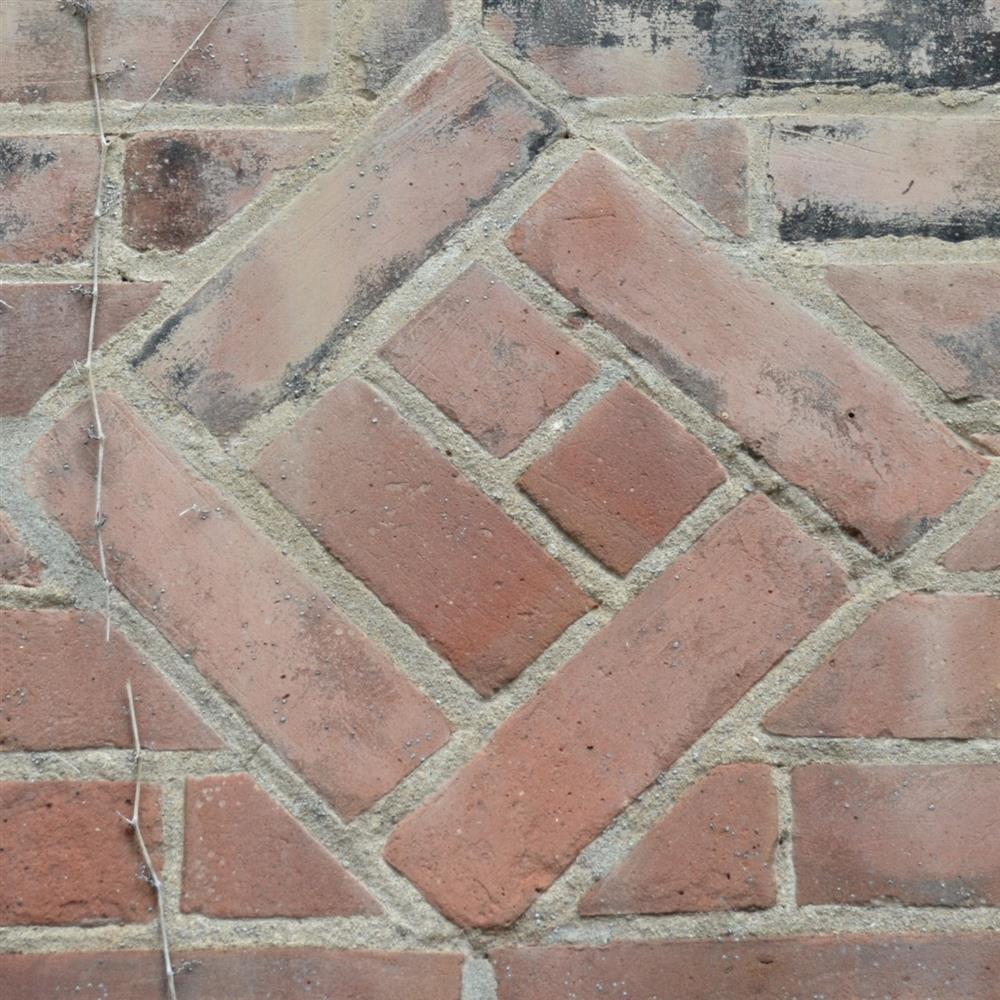 detail of bricks in a rhombus shape
